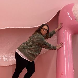 Meet your Posher, Flora